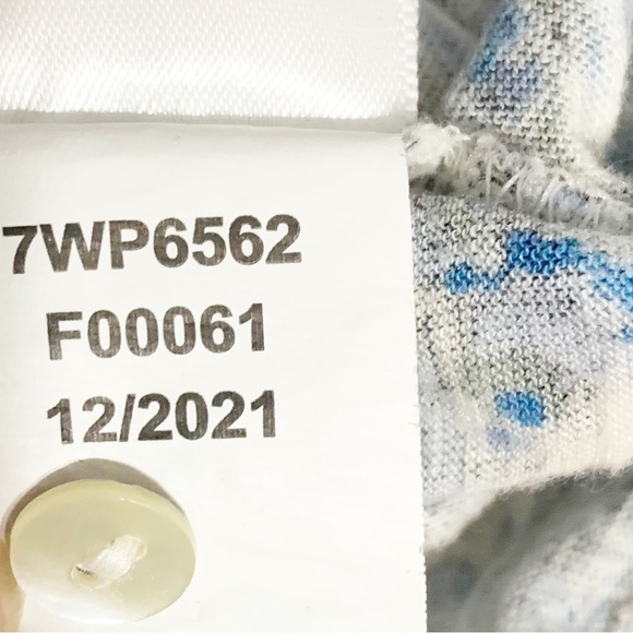 Lucky Brand Cap Sleeve Smocked at Top Split Neckline Partial Button Front Top - Picture 11 of 11